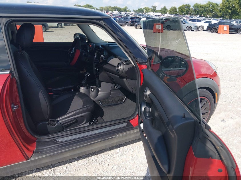 2015 Mini Hard top VIN WMWXM5C54FT942578 IAAI salvage auction — RIGHT REAR, Salvage Title, sold $400 on 2026-08-19 (photo 3)