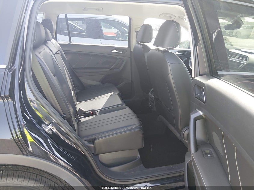 2024 Volkswagen Tiguan VIN 3VV2B7AX3RM127070 IAAI salvage auction — FRONT END, Enterprise Vehicles Clear Only (Idaho), sold $12,600 on 2026-07-29 (photo 8)