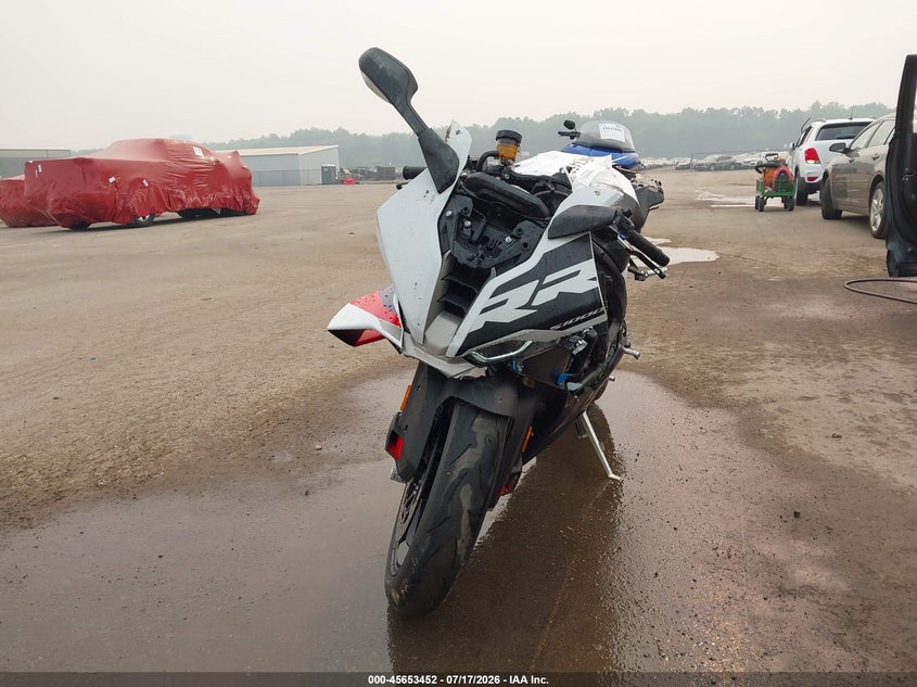 2026 BMW S 1000 VIN WB10P2302T6M11000 IAAI salvage auction — ROLLOVER, Salvage Title, sold $8,700 on 2026-08-25 (photo 5)
