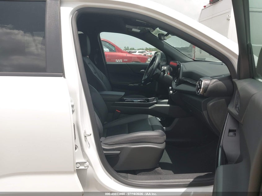 2025 Chevrolet Equinox VIN 3GNAXHEGXSL223843 IAAI salvage auction — ENGINE DAMAGE, Salvage Title, sold $12,800 on 2026-07-30 (photo 5)