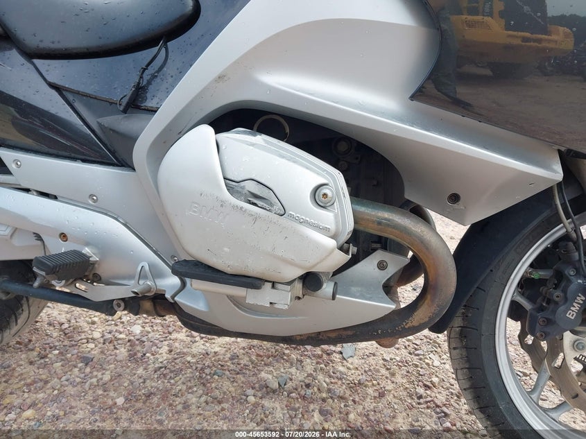 2005 BMW R 1200 VIN WB10388045ZM16093 IAAI salvage auction — NORMAL WEAR, Clear-Endorsement (Wisconsin), sold $25 on 2026-07-29 (photo 8)