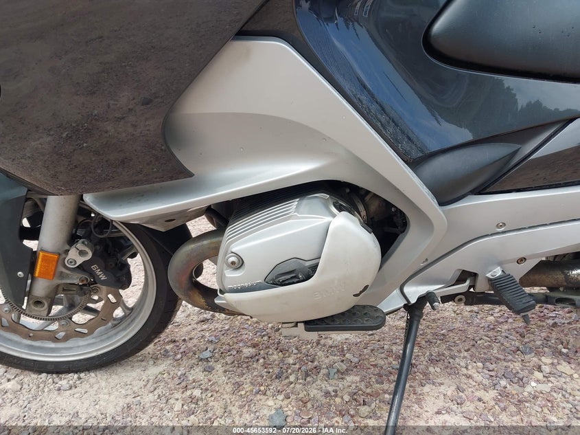 2005 BMW R 1200 VIN WB10388045ZM16093 IAAI salvage auction — NORMAL WEAR, Clear-Endorsement (Wisconsin), sold $25 on 2026-07-29 (photo 9)