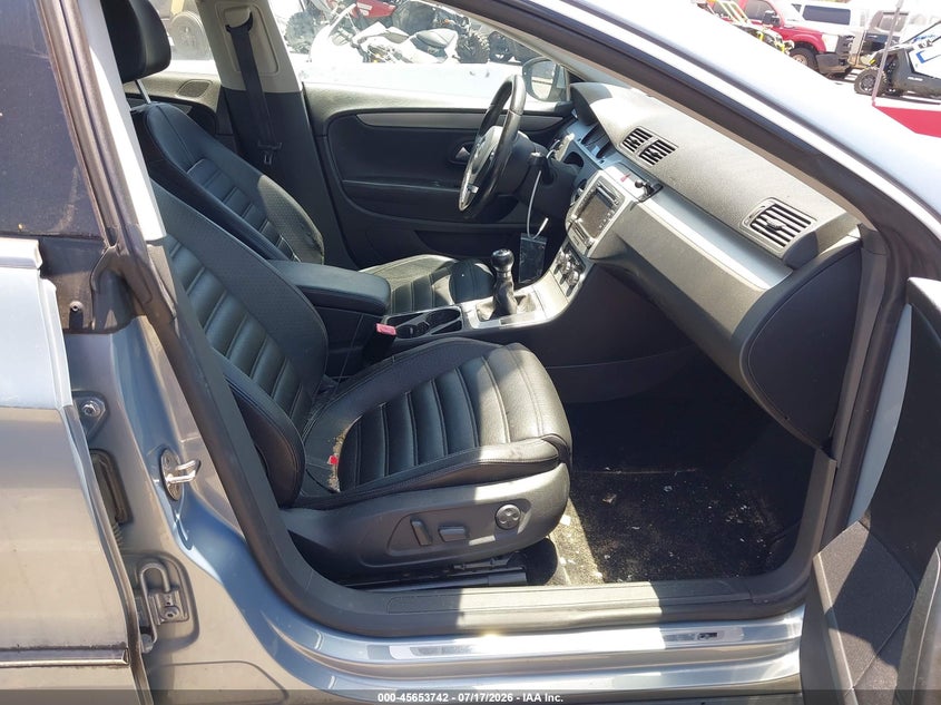 2010 Volkswagen Cc VIN WVWNN7AN8AE555034 IAAI salvage auction — NORMAL WEAR, Clear (Indiana), sold $475 on 2026-07-23 (photo 5)