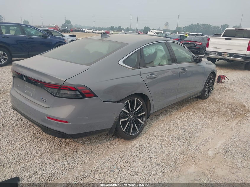 2025 Honda Accord VIN 1HGCY2F82SA061959 IAAI salvage auction — SIDE, Salvage Title, sold $12,500 on 2026-08-22 (photo 4)
