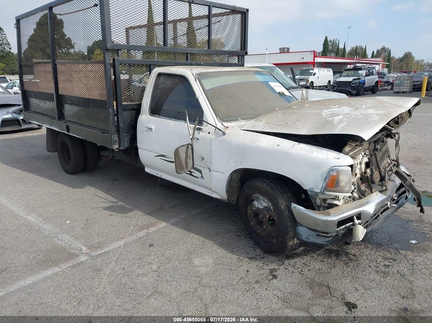 1991 Toyota Pickup VIN JT5VN94T4M0023220 IAAI salvage auction — LEFT FRONT, Salvage (California), sold $350 on 2026-08-01 (photo 1)