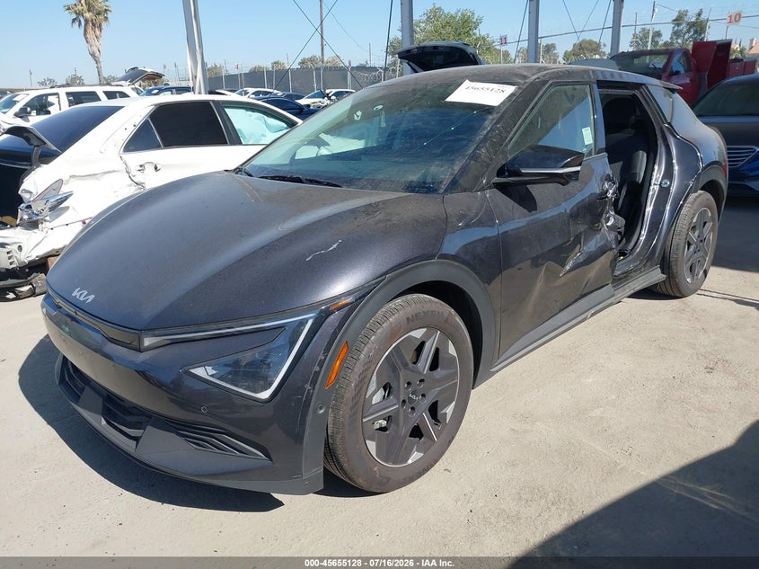 2025 Kia Ev6 VIN 5XYC34JA7SG010833 IAAI salvage auction — SIDE, Salvage Title, sold $11,300 on 2026-08-21 (photo 2)