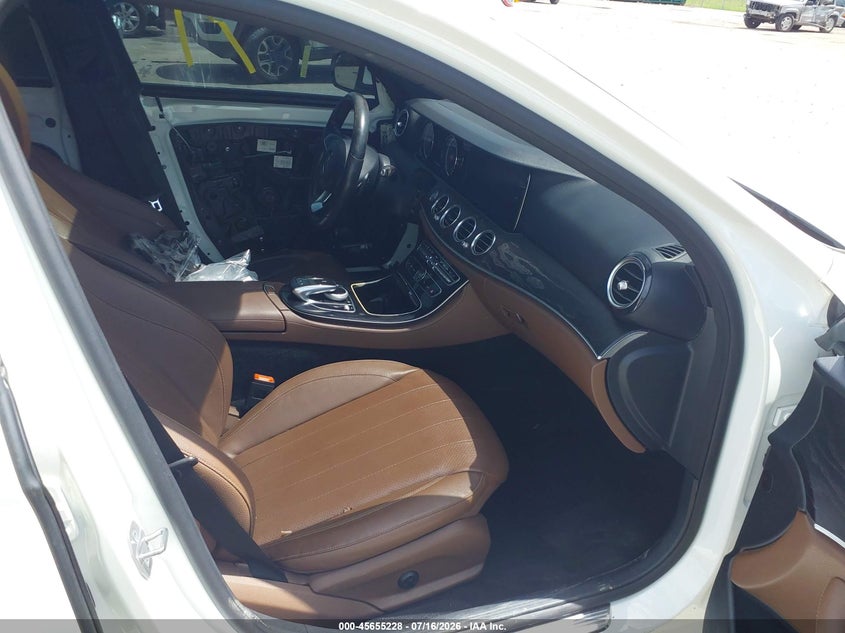 2017 Mercedes-benz E-klasse VIN WDDZF4JB6HA095415 IAAI salvage auction — FRONT END, Salvage Title, sold $3,650 on 2026-07-29 (photo 5)