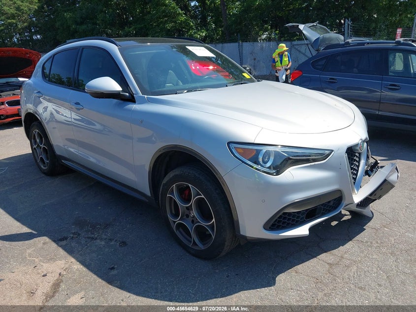 2022 Alfa romeo Stelvio VIN ZASPAKBN8N7D40065 — IAAI salvage auction photo