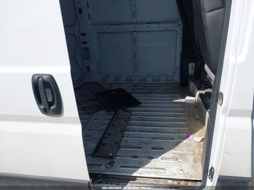 2025 Ram Promaster city VIN 3C6MRVJG6SE517921 IAAI salvage auction — RIGHT REAR, Enterprise Vehicles Clear Only (Texas), sold $12,400 on 2026-07-28 (photo 8)