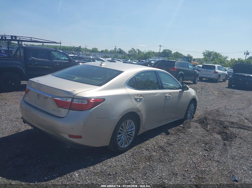 2013 Lexus ES VIN JTHBK1GG9D2067362 IAAI salvage auction — REAR END, Wait Title, sold $1,900 on 2026-08-28 (photo 4)