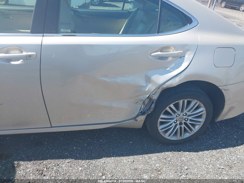 2013 Lexus ES VIN JTHBK1GG9D2067362 IAAI salvage auction — REAR END, Wait Title, sold $1,900 on 2026-08-28 (photo 6)