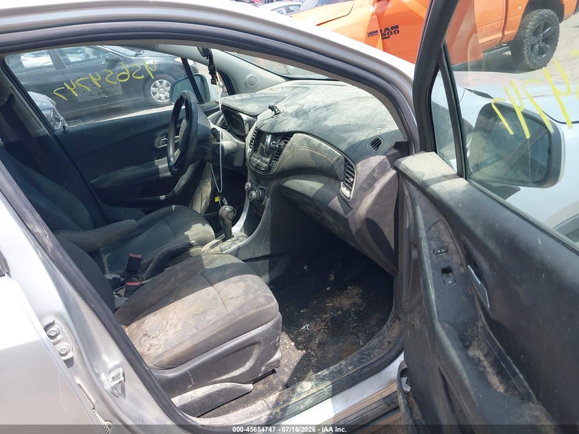 2018 Chevrolet Trax VIN KL7CJKSB2JB612384 IAAI salvage auction — NORMAL WEAR, Clear (Indiana), sold $475 on 2026-07-29 (photo 5)