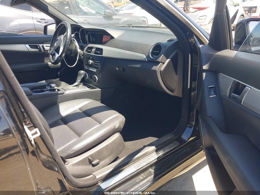 2013 Mercedes-benz C-klasse VIN WDDGF4HB3DR287030 IAAI salvage auction — FRONT END, Salvage (Arizona), sold $1,150 on 2026-07-29 (photo 5)