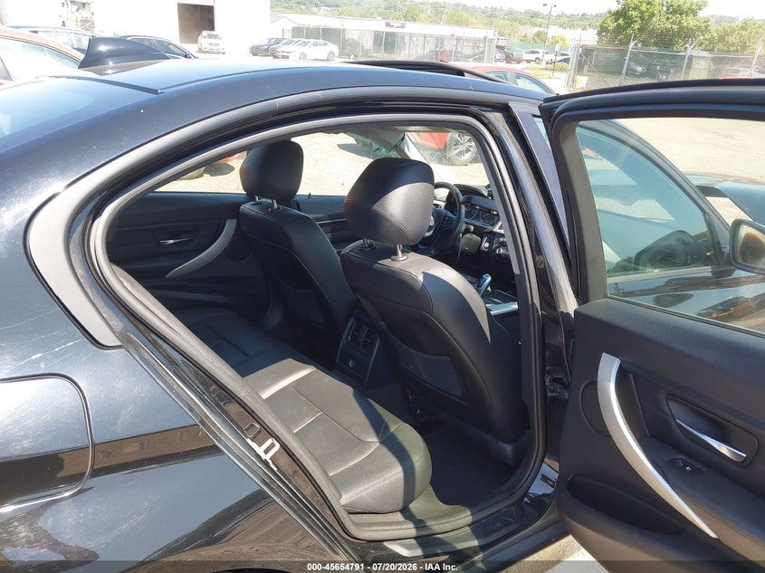 2014 BMW 3er VIN WBA3C3G53ENS69639 IAAI salvage auction — FRONT END, Salvage Title, sold $325 on 2026-08-07 (photo 8)