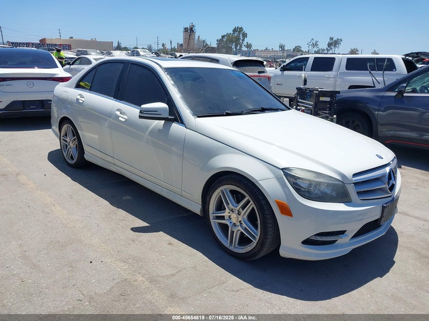 2011 Mercedes-benz C-klasse VIN WDDGF5GB3BR148410 IAAI salvage auction — SIDE, Salvage (California), sold $675 on 2026-07-19 (photo 1)