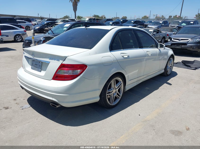 2011 Mercedes-benz C-klasse VIN WDDGF5GB3BR148410 IAAI salvage auction — SIDE, Salvage (California), sold $675 on 2026-07-19 (photo 4)