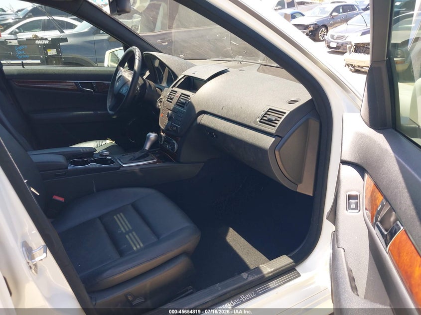 2011 Mercedes-benz C-klasse VIN WDDGF5GB3BR148410 IAAI salvage auction — SIDE, Salvage (California), sold $675 on 2026-07-19 (photo 5)