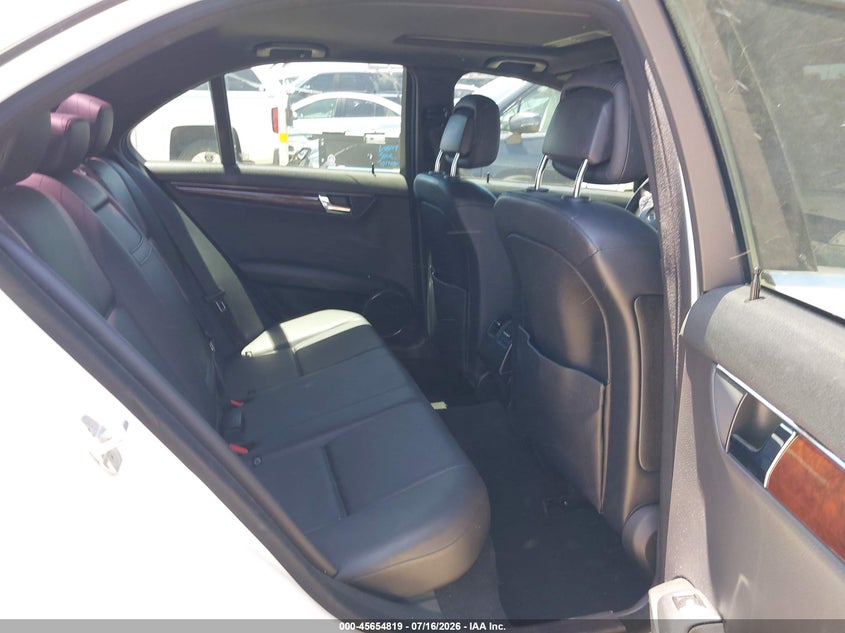 2011 Mercedes-benz C-klasse VIN WDDGF5GB3BR148410 IAAI salvage auction — SIDE, Salvage (California), sold $675 on 2026-07-19 (photo 8)