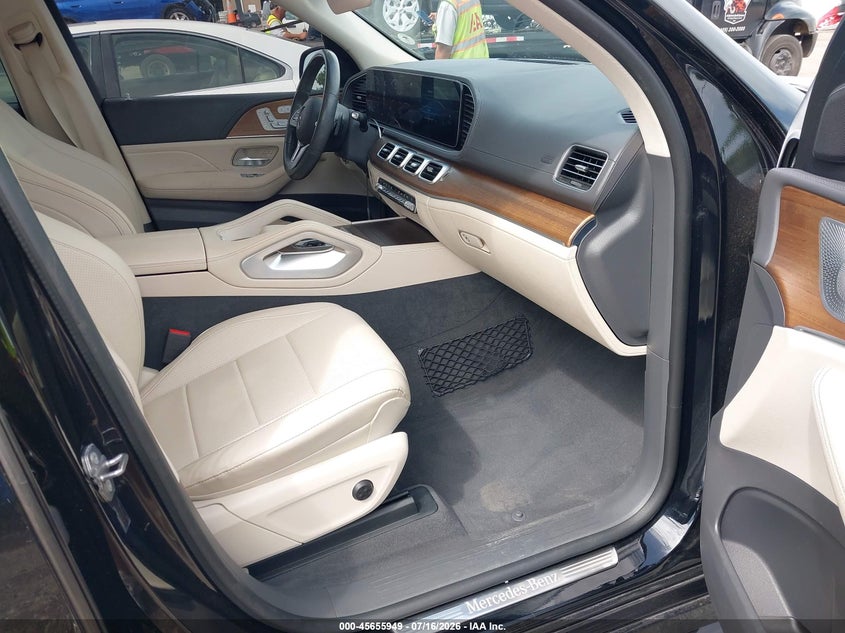 2020 Mercedes-benz Gle VIN 4JGFB4KE7LA214210 IAAI salvage auction — SIDE, Salvage Title, sold $22,800 on 2026-08-24 (photo 5)