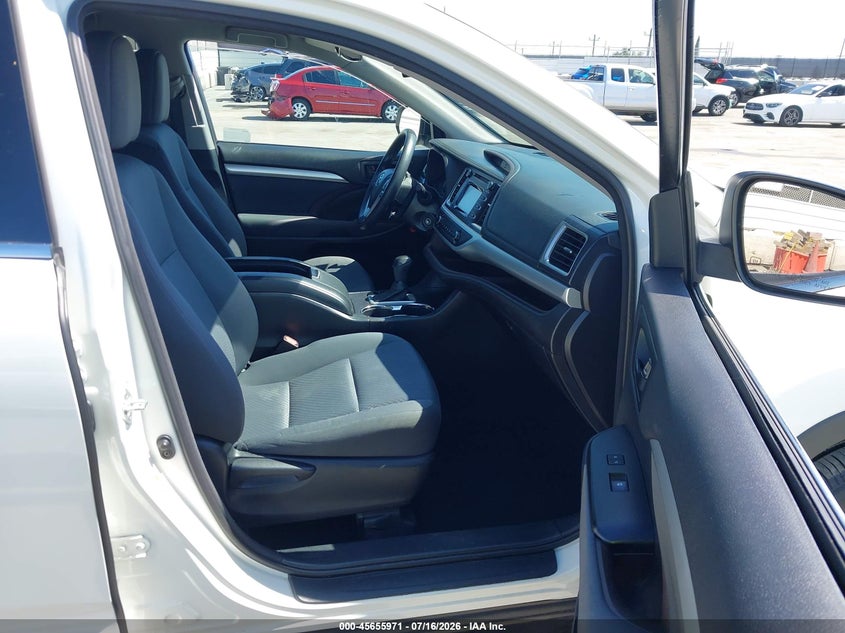 2016 Toyota Highlander VIN 5TDZARFH8GS021756 IAAI salvage auction — FRONT END, Salvage (California), sold $6,975 on 2026-08-01 (photo 5)