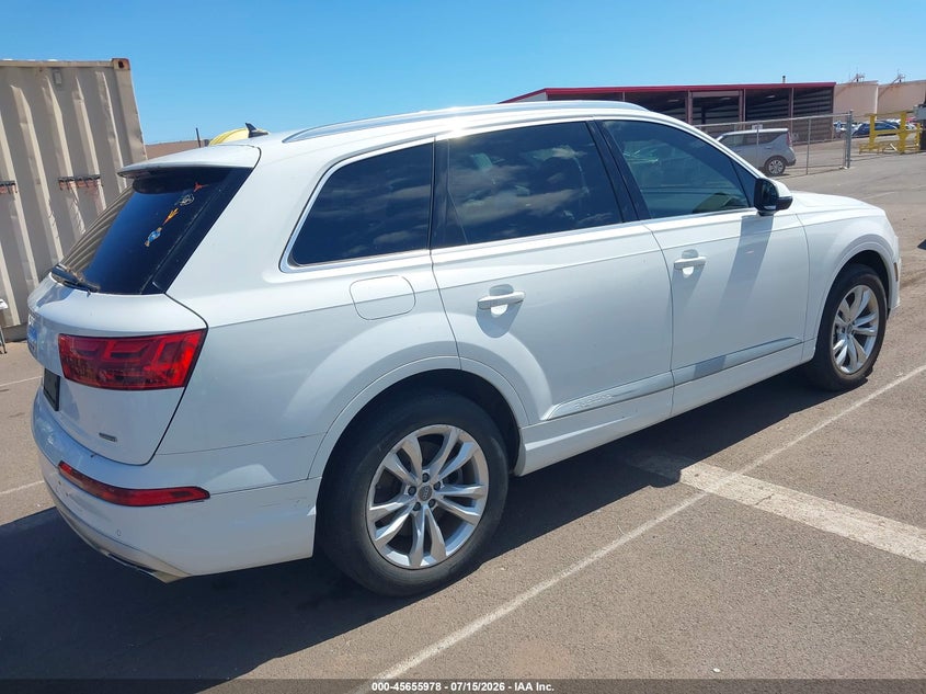 2017 Audi Q7 VIN WA1AHAF7XHD059420 IAAI salvage auction — NORMAL WEAR, Salvage Title, sold $1,050 on 2026-07-21 (photo 4)
