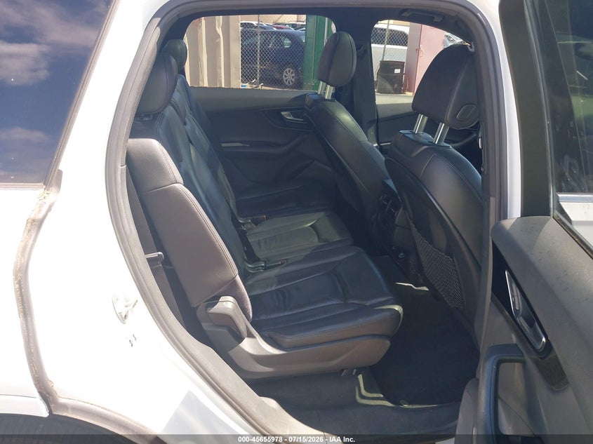 2017 Audi Q7 VIN WA1AHAF7XHD059420 IAAI salvage auction — NORMAL WEAR, Salvage Title, sold $1,050 on 2026-07-21 (photo 8)