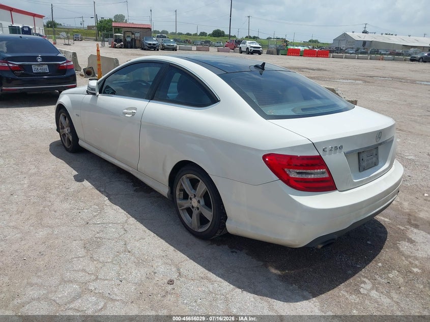 2012 Mercedes-benz C-klasse VIN WDDGJ4HB1CF752757 IAAI salvage auction — NORMAL WEAR, Original (Texas), sold $775 on 2026-08-10 (photo 3)