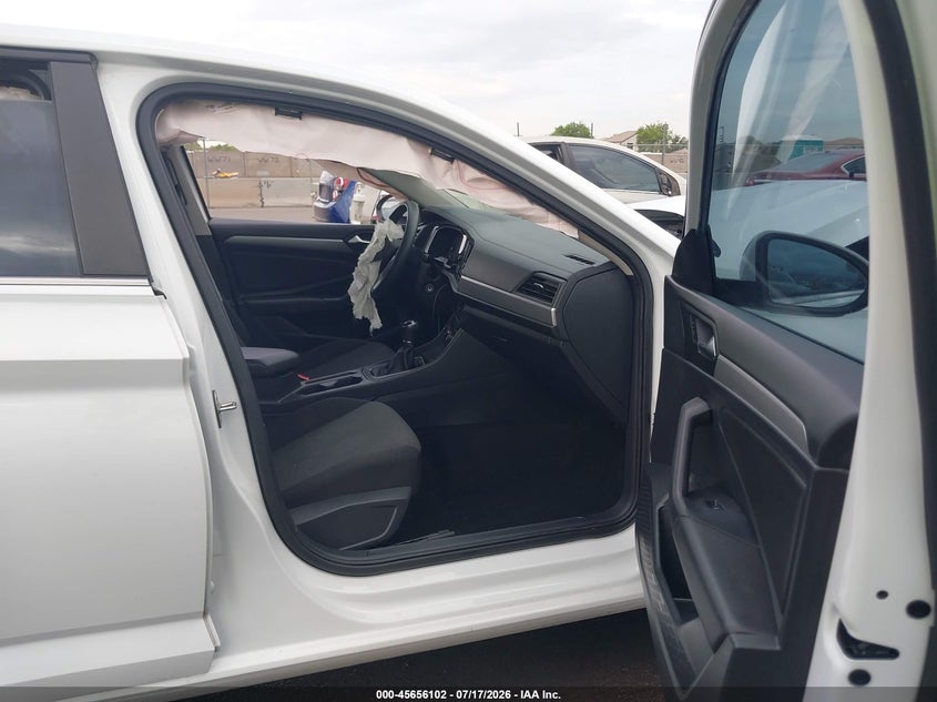 2019 Volkswagen Jetta VIN 3VWN57BUXKM064107 IAAI salvage auction — RIGHT FRONT, Salvage Title, sold $2,050 on 2026-07-31 (photo 5)