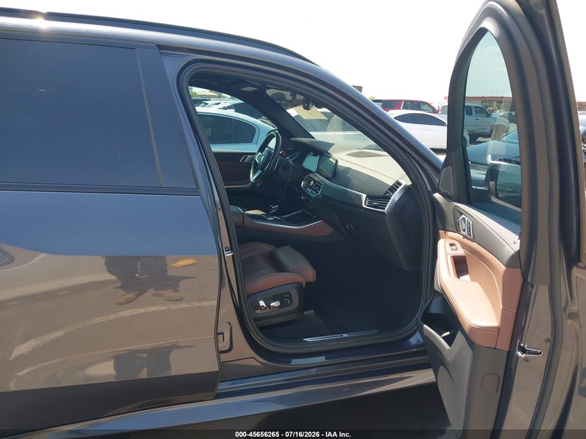 2020 BMW X5 VIN 5UXCR6C00L9C72597 IAAI salvage auction — REAR END, Salvage Title, sold $23,300 on 2026-08-03 (photo 5)
