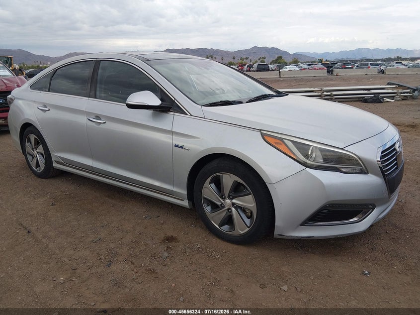 2017 Hyundai Sonata hybrid VIN KMHE34L34HA077286 IAAI salvage auction — NORMAL WEAR, Clear-Dealer Only (Arizona), sold $25 on 2026-07-28 (photo 1)