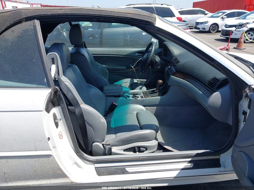 2002 BMW 3 series VIN WBABS33472PG87653 IAAI salvage auction — NORMAL WEAR, Clear - Dealer Only (California), sold $825 on 2026-07-30 (photo 5)