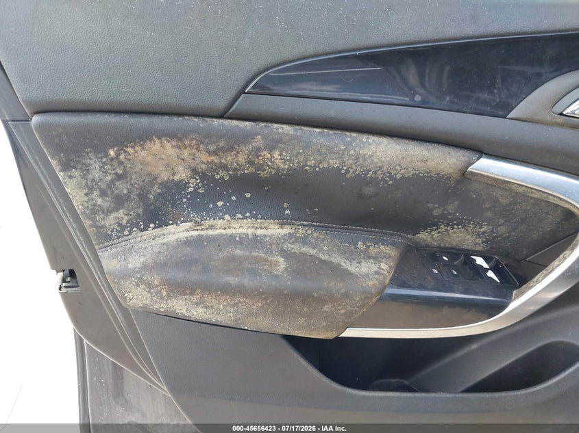 2011 Buick Regal VIN W04G05GV2B1045199 IAAI salvage auction — NORMAL WEAR, Original (Texas), sold $225 on 2026-07-28 (photo 6)