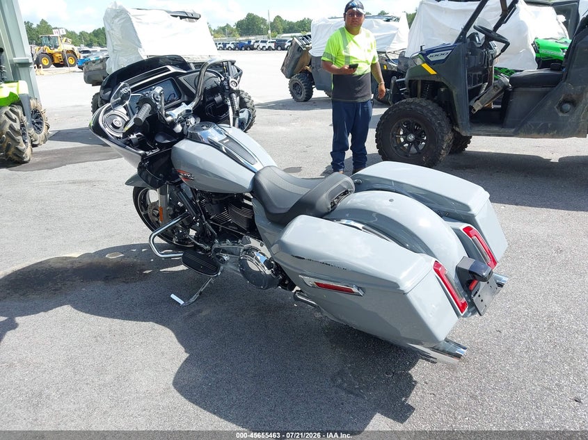 2026 Harley-davidson Road glide VIN 1HD1KH718TB622817 IAAI salvage auction — ROLLOVER, Salvage (South Carolina), sold $12,200 on 2026-08-19 (photo 3)