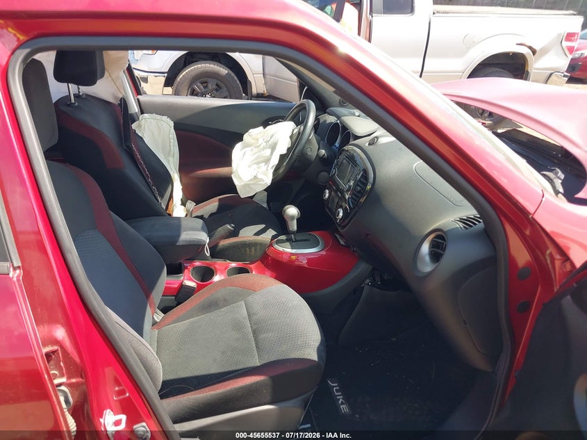 2015 Nissan Juke VIN JN8AF5MV8FT557014 IAAI salvage auction — FRONT & REAR, Clear (Massachusetts), sold $400 on 2026-07-31 (photo 5)