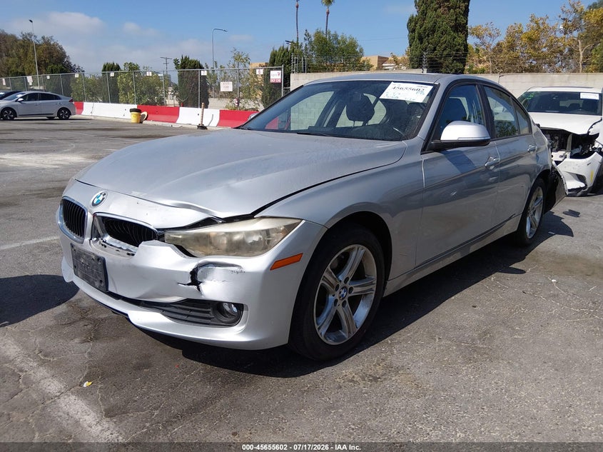 2015 BMW 3er VIN WBA3B1G52FNT04860 IAAI salvage auction — FRONT & REAR, Salvage (California), sold $1,150 on 2026-07-30 (photo 2)