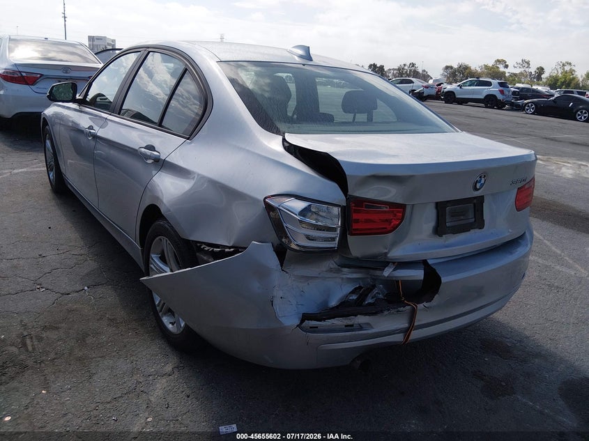 2015 BMW 3er VIN WBA3B1G52FNT04860 IAAI salvage auction — FRONT & REAR, Salvage (California), sold $1,150 on 2026-07-30 (photo 3)