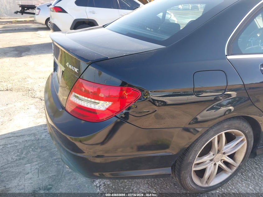 2014 Mercedes-benz C-klasse VIN WDDGF8AB1ER318200 IAAI salvage auction — NORMAL WEAR, Clear (Florida), sold $1,000 on 2026-07-29 (photo 6)
