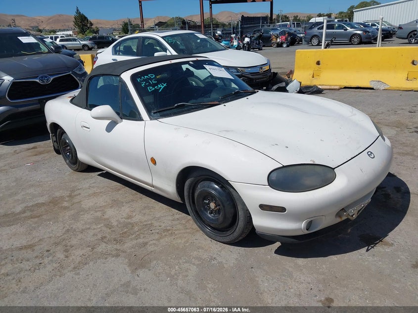 2000 Mazda Mx-5 miata VIN JM1NB353XY0140377 IAAI salvage auction — NORMAL WEAR, Clear - Dealer Only (California), sold $625 on 2026-07-23 (photo 1)