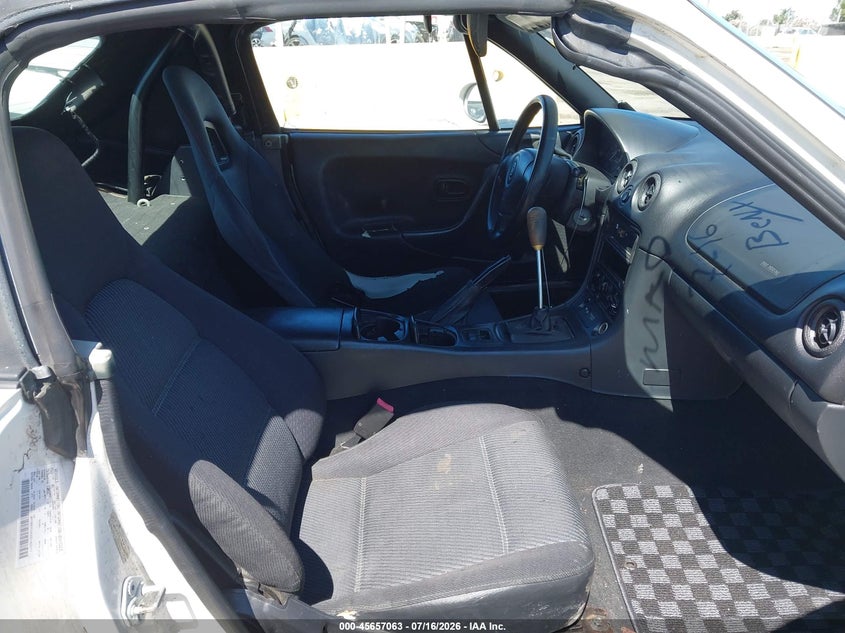 2000 Mazda Mx-5 miata VIN JM1NB353XY0140377 IAAI salvage auction — NORMAL WEAR, Clear - Dealer Only (California), sold $625 on 2026-07-23 (photo 8)