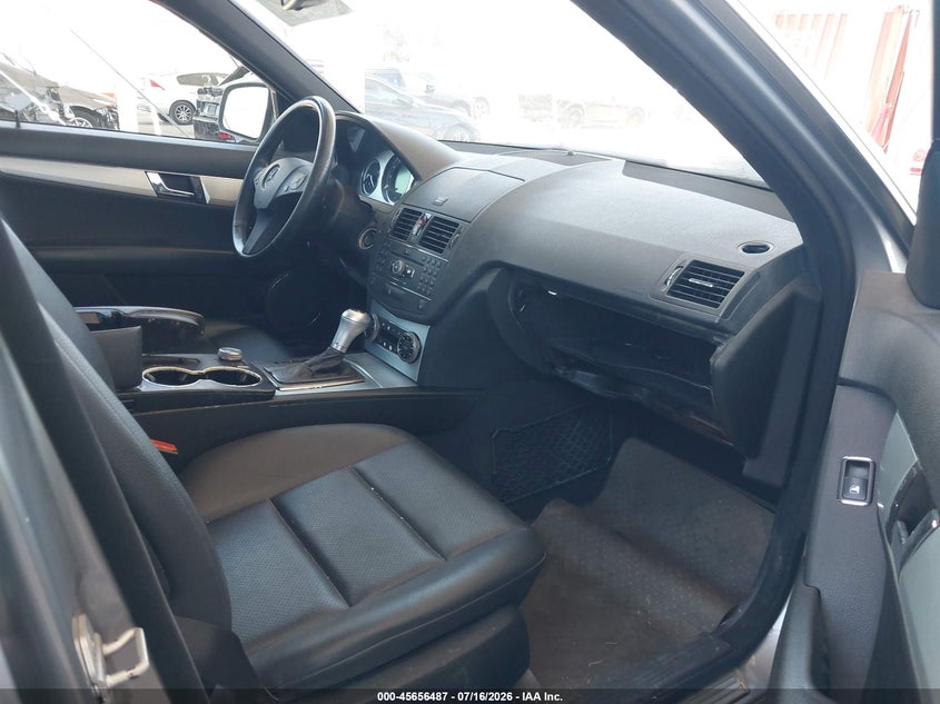 2008 Mercedes-benz C class VIN WDDGF54X38R017700 IAAI salvage auction — SIDE, Salvage (California), sold $550 on 2026-08-03 (photo 5)