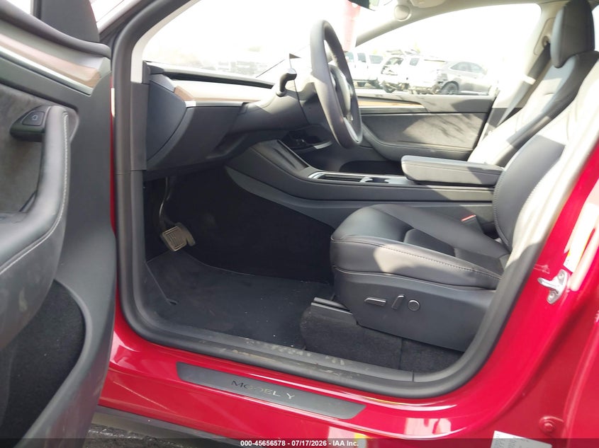 2023 Tesla Model y VIN 7SAYGAEE6PF741101 IAAI salvage auction — RIGHT FRONT, Wait Title, sold $12,500 on 2026-07-31 (photo 5)