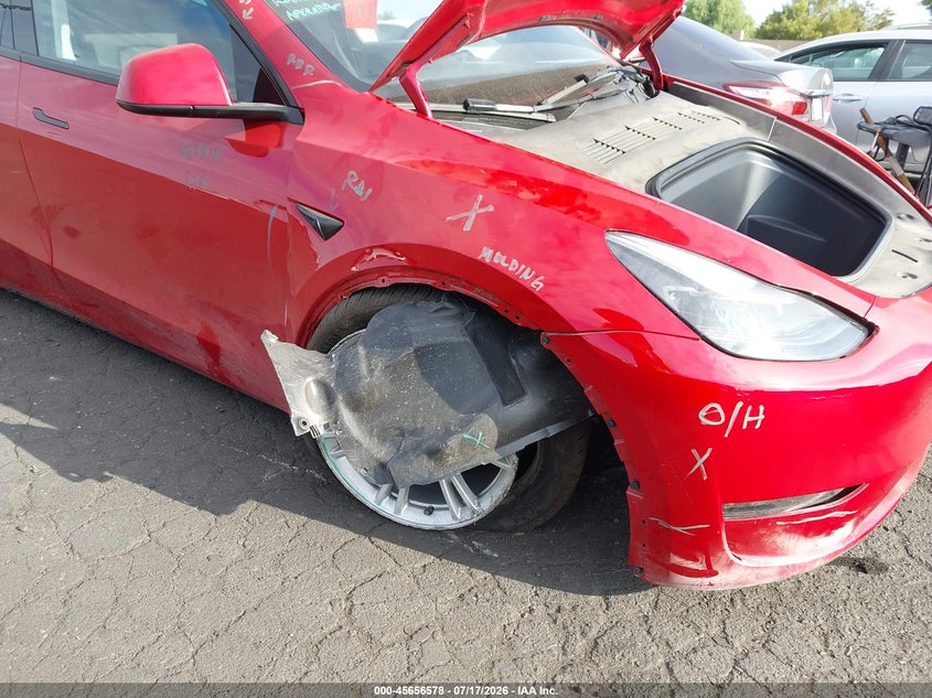 2023 Tesla Model y VIN 7SAYGAEE6PF741101 IAAI salvage auction — RIGHT FRONT, Wait Title, sold $12,500 on 2026-07-31 (photo 6)