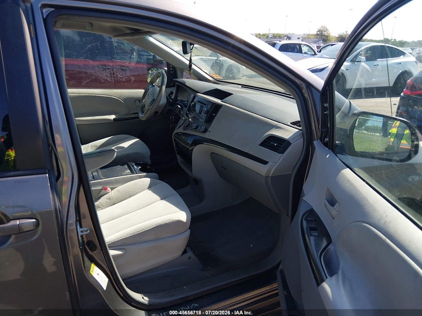 2011 Toyota Sienna VIN 5TDKK3DC1BS048924 IAAI salvage auction — NORMAL WEAR, Clear (New Jersey), sold $575 on 2026-07-27 (photo 5)