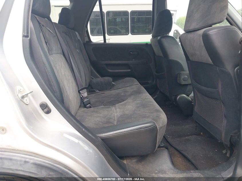 2002 Honda Cr-v VIN JHLRD78872C079847 IAAI salvage auction — NORMAL WEAR, Clear (Connecticut), sold $25 on 2026-07-23 (photo 8)