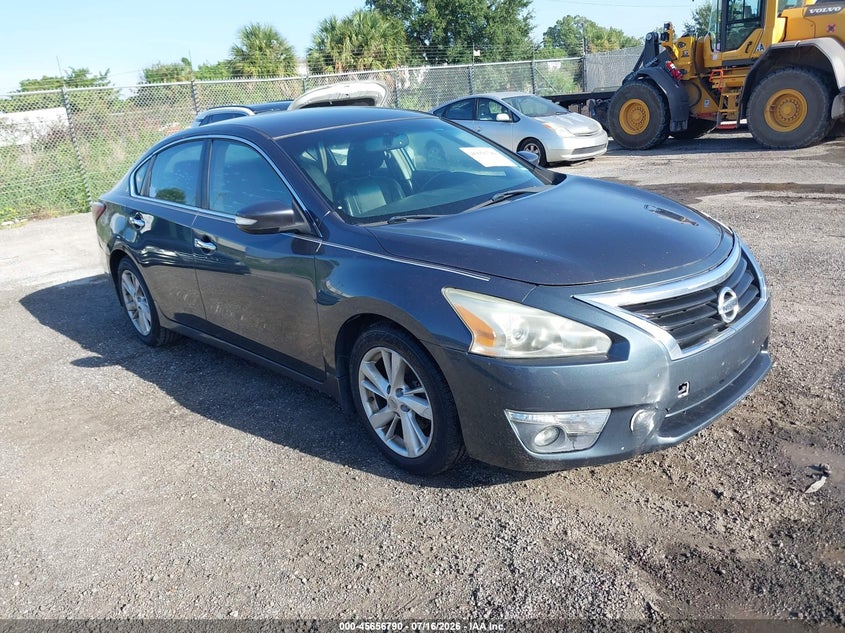 2013 Nissan Altima VIN 1N4AL3AP3DN561767 IAAI salvage auction — NORMAL WEAR, Clear (Florida), sold $400 on 2026-07-23 (photo 1)
