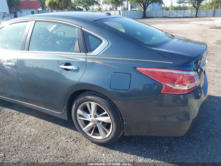 2013 Nissan Altima VIN 1N4AL3AP3DN561767 IAAI salvage auction — NORMAL WEAR, Clear (Florida), sold $400 on 2026-07-23 (photo 6)