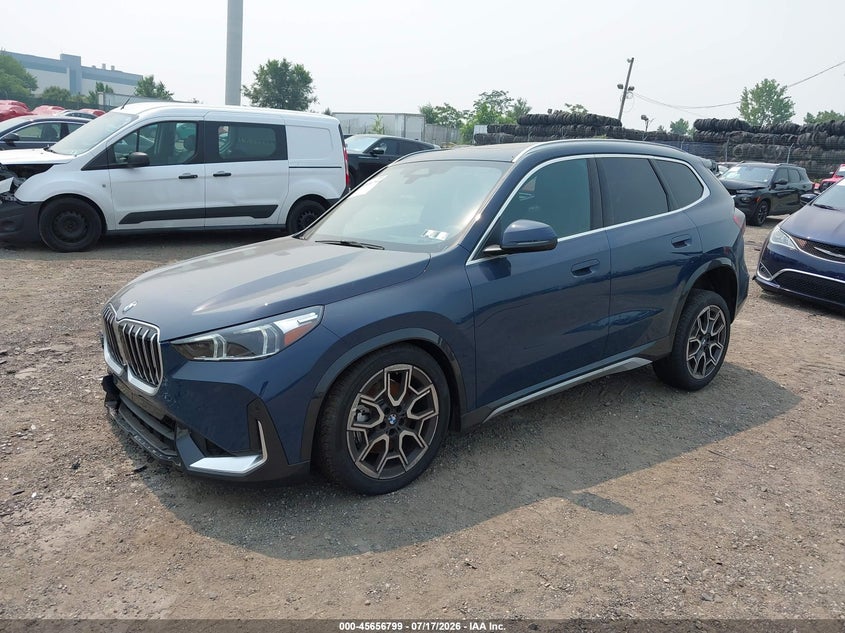 2026 BMW X1 VIN WBX73EF09T5604408 IAAI salvage auction — RIGHT FRONT, Salvage Title, sold $13,200 on 2026-08-15 (photo 2)