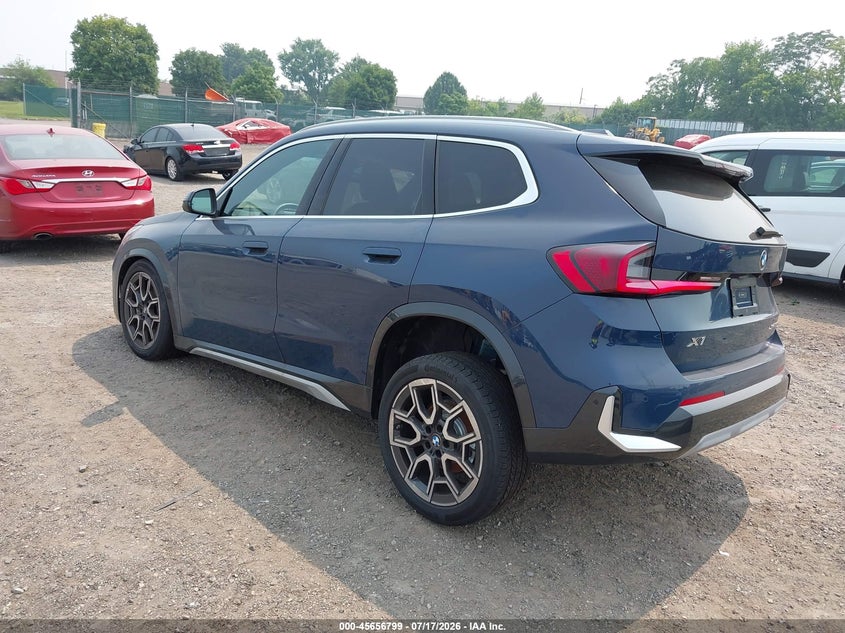 2026 BMW X1 VIN WBX73EF09T5604408 IAAI salvage auction — RIGHT FRONT, Salvage Title, sold $13,200 on 2026-08-15 (photo 3)