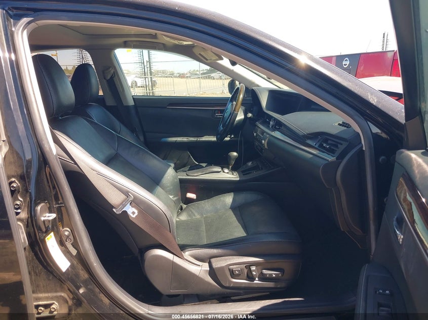 2014 Lexus ES VIN JTHBK1GG8E2090066 IAAI salvage auction — NORMAL WEAR, Clear - Dealer Only (California), sold $3,250 on 2026-07-22 (photo 5)
