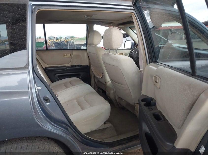 2002 Toyota Highlander VIN JTEGF21A020039377 IAAI salvage auction — NORMAL WEAR, Clear-Dealer Only (Arizona), sold $425 on 2026-07-28 (photo 8)